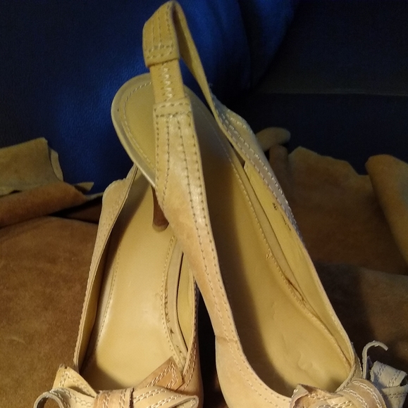 Women's Shoes - Picture 4 of 5